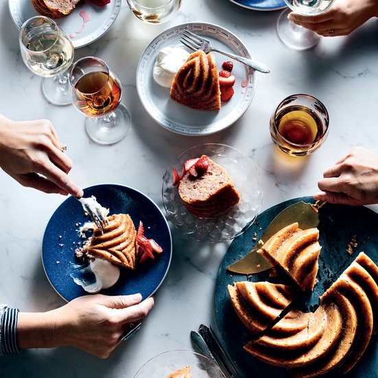 Strawberry-honey cake with sour whipped cream