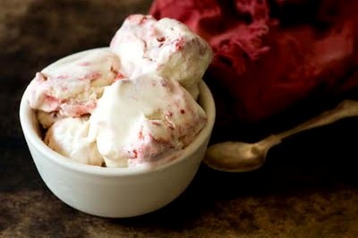 Strawberry ice cream with guajillo chile and lime