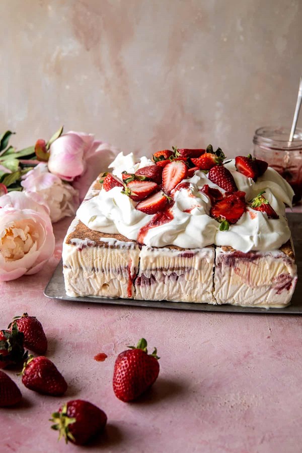 Strawberry icebox cake