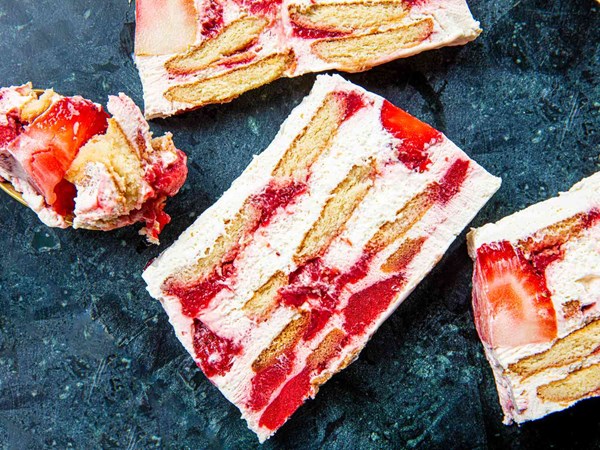 Strawberry icebox cake 