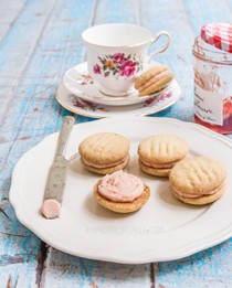 Strawberry jam & brown butter melting moments (Shortbread biscuits)
