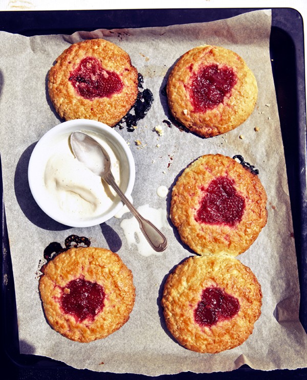 Strawberry jam biscuits