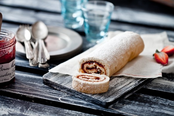 Strawberry jelly roll cake