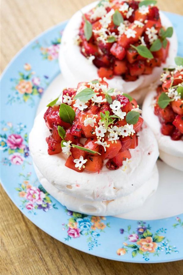 Strawberry kawakawa Pavlova
