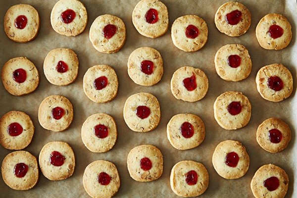 Strawberry-kissed walnut sablés