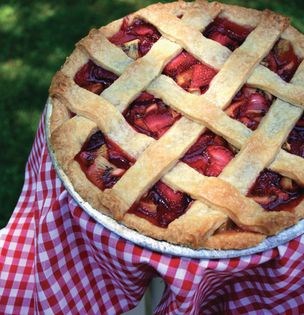 Strawberry-kiwi pie