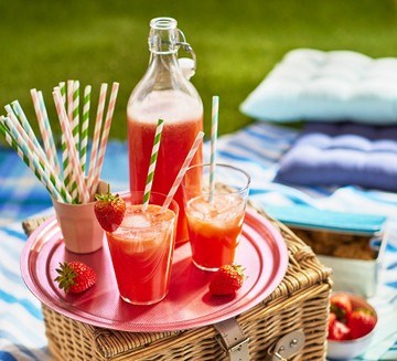 Strawberry lemonade