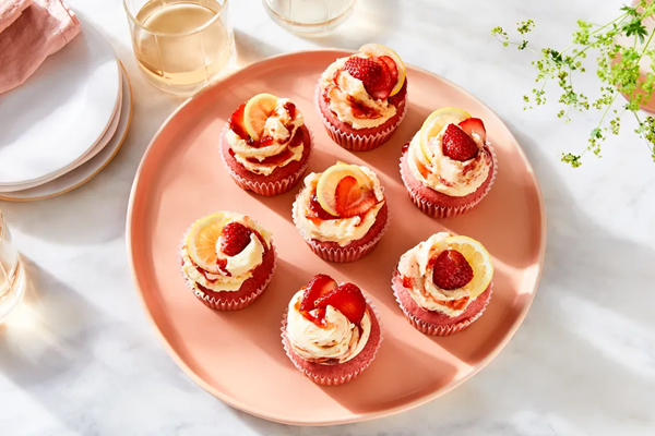 Strawberry lemonade cupcakes