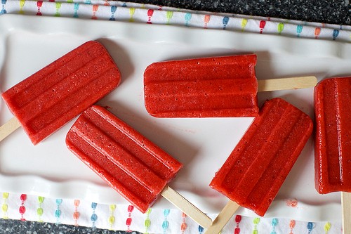 Strawberry, lime and black pepper popsicles