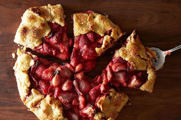 Strawberry lime crostata