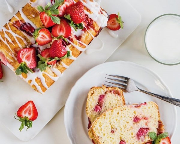 Strawberry loaf with buttermilk glaze