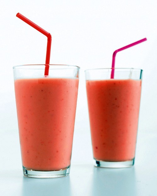 Strawberry, mango, and yogurt smoothie
