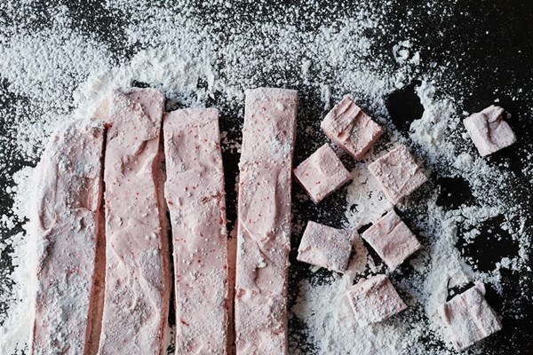Strawberry marshmallows