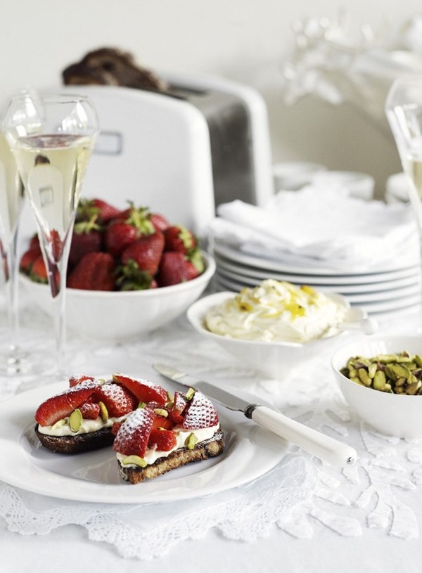Strawberry, mascarpone and pistachio bruschetta