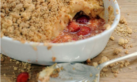 Strawberry mascarpone custard crumble