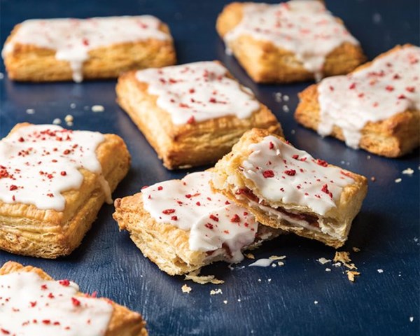 Strawberry mascarpone strudels