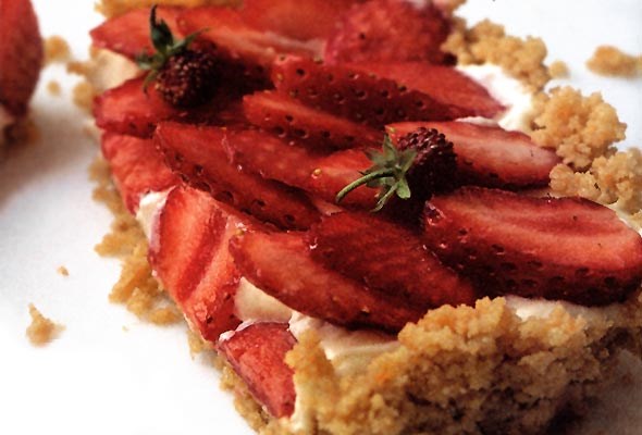 Strawberry mascarpone tart