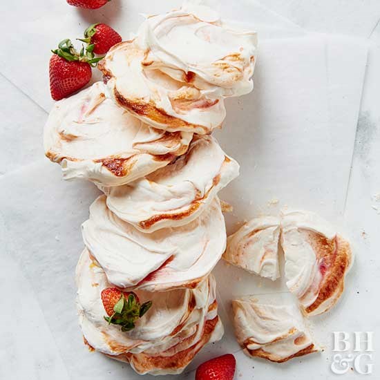 Strawberry meringue cookies