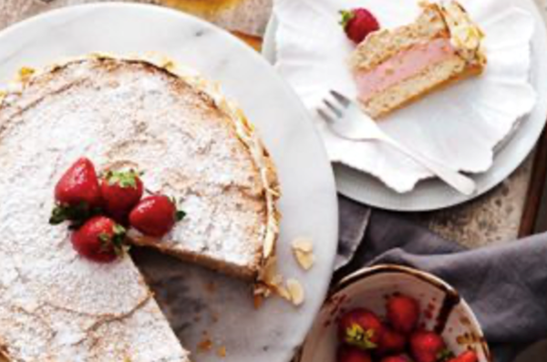 Strawberry mousse cake