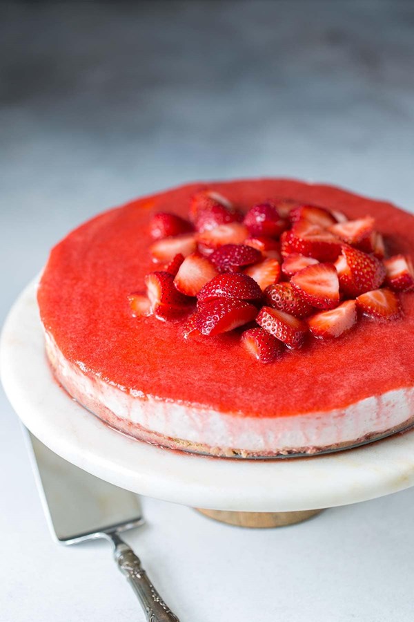 Strawberry no-bake cheesecake
