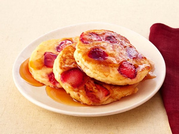 Strawberry pancakes with Mamma Callie's syrup