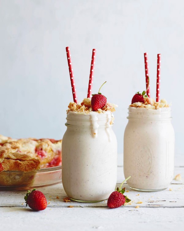 Strawberry peach pie milkshakes