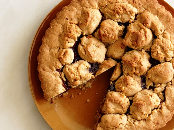 Strawberry-peanut butter tart