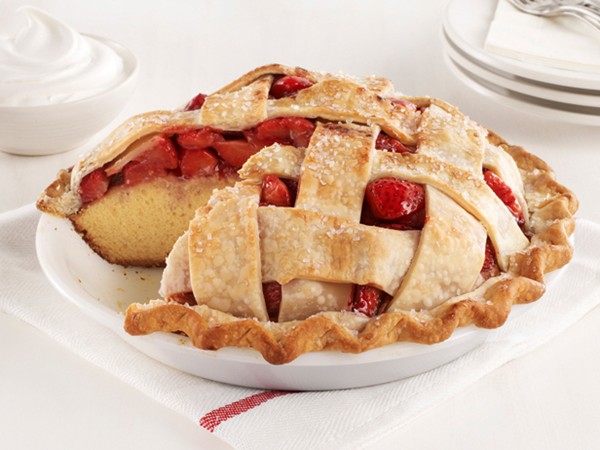 Strawberry pie cake