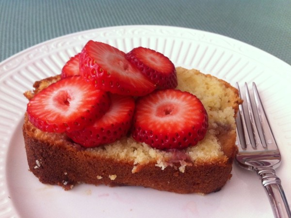Strawberry pound cake