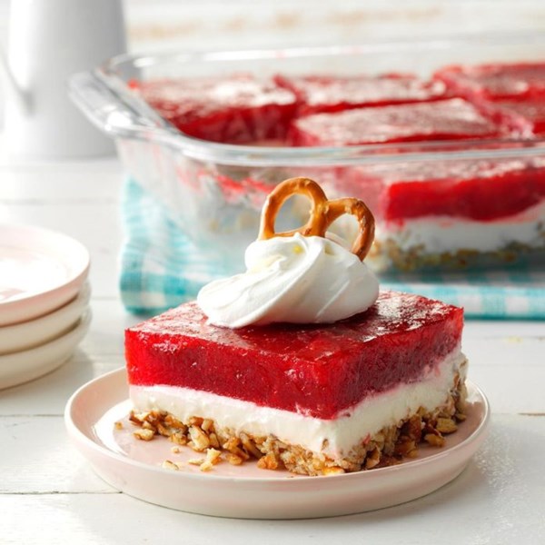 Strawberry pretzel dessert