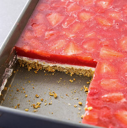 Strawberry pretzel salad