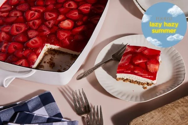 Strawberry pretzel salad