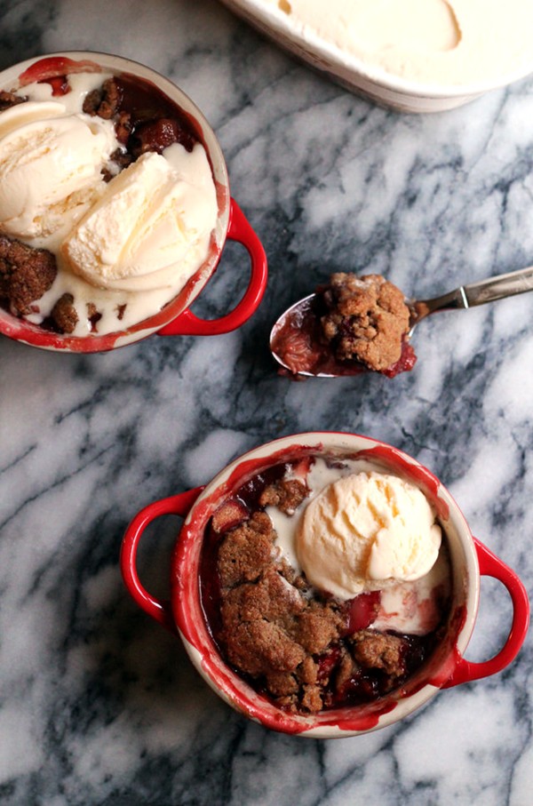 Strawberry rhubarb almond butter cookie crumble 