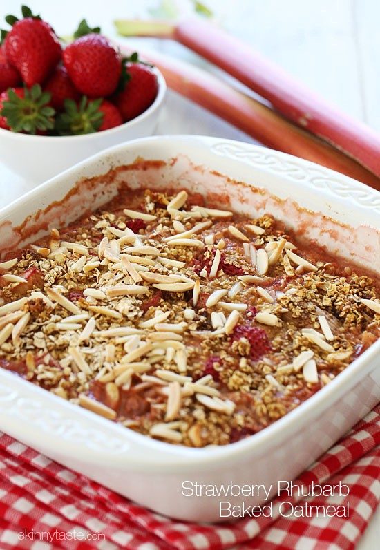 Strawberry rhubarb baked oatmeal
