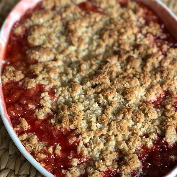 Strawberry rhubarb crisp