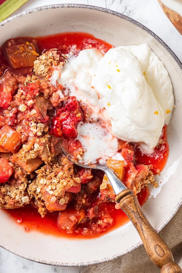 Strawberry rhubarb crisp