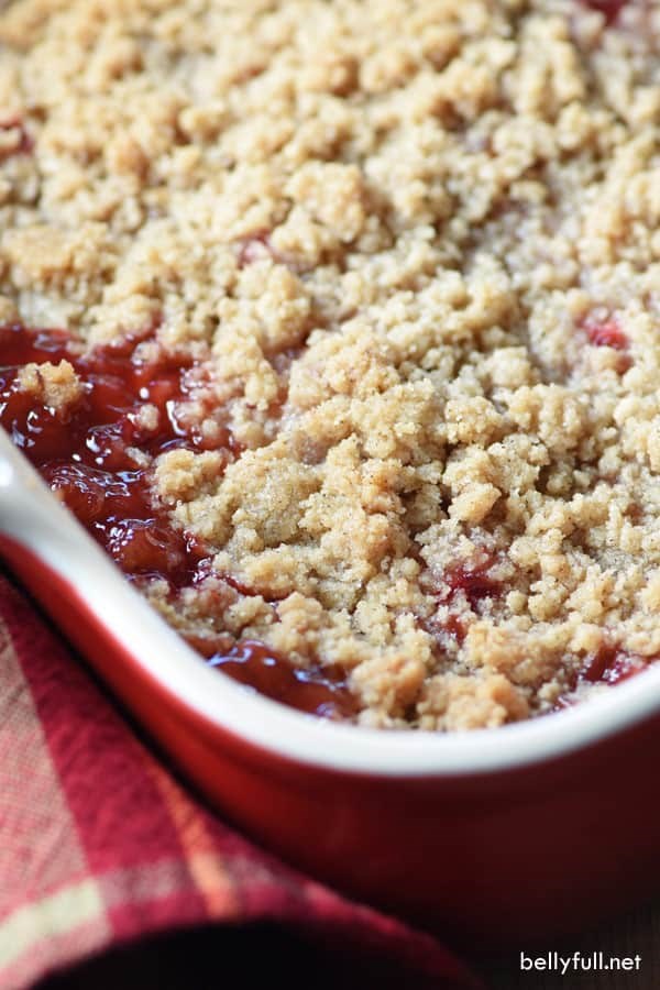 Strawberry rhubarb crumble