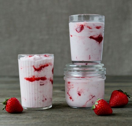 Strawberry-rhubarb fool