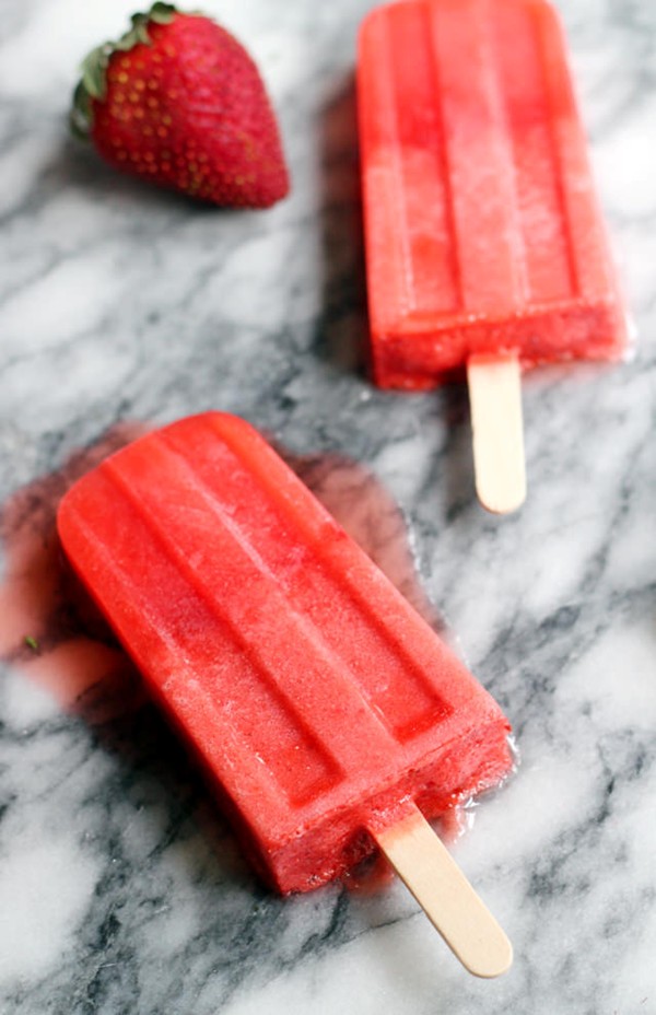 Strawberry rhubarb lemonade popsicles