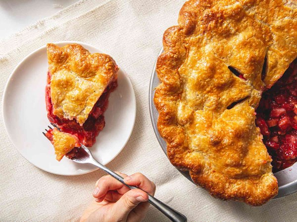 Strawberry rhubarb pie
