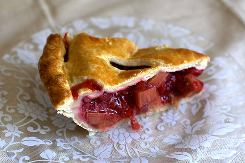 Strawberry-rhubarb pie, improved