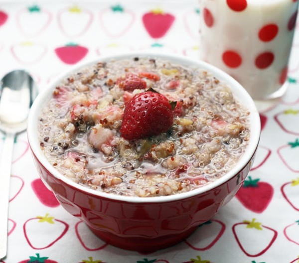 Strawberry rhubarb quinoa porridge