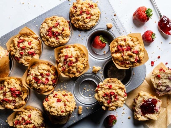 Strawberry-ricotta muffins