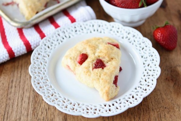 Strawberry ricotta scones
