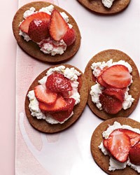 Strawberry-ricotta tartlets