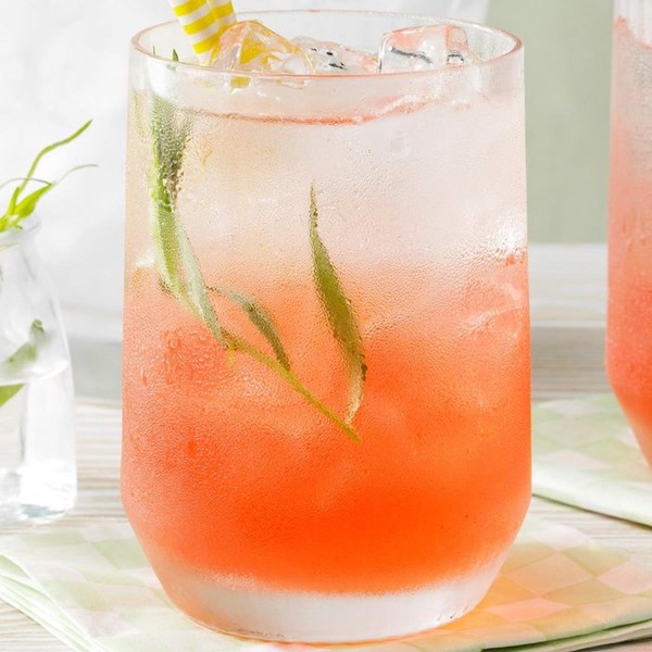 Strawberry Riesling wine spritzer
