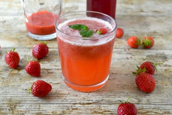 Strawberry rose mint fizz