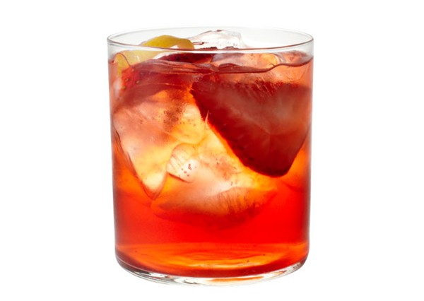 Strawberry-rosé spritzer