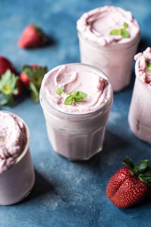 Strawberry rosehip frozen yogurt