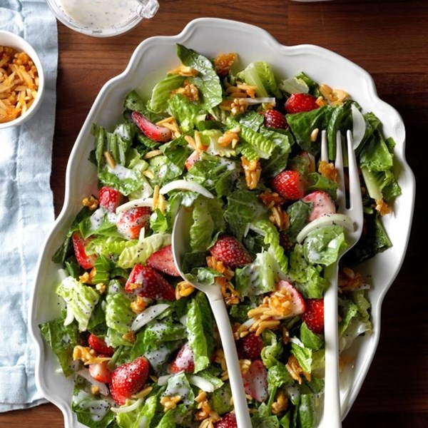 Strawberry salad with poppy seed dressing 